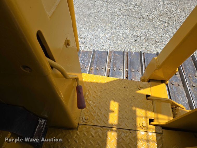 image for item ED2089 1995 John Deere 550 G dozer