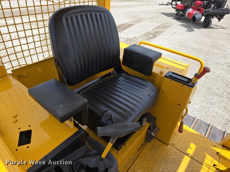 image for item ED2089 1995 John Deere 550 G dozer