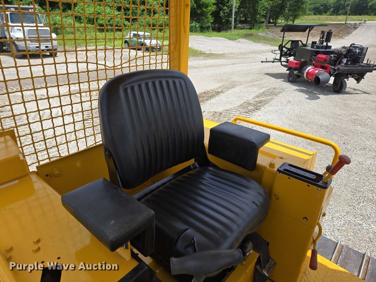 image for item ED2089 1995 John Deere 550 G dozer