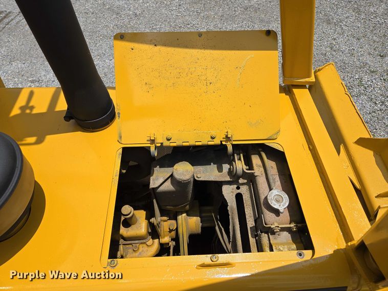 image for item ED2089 1995 John Deere 550 G dozer