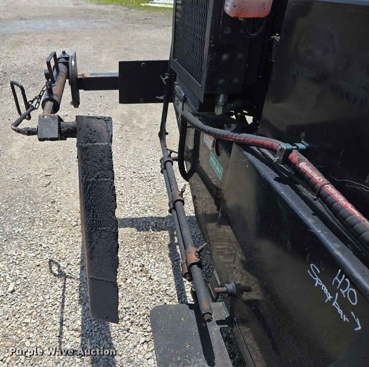 image for item ED2090 2019 Blastcrete DA 350 seal coat applicator