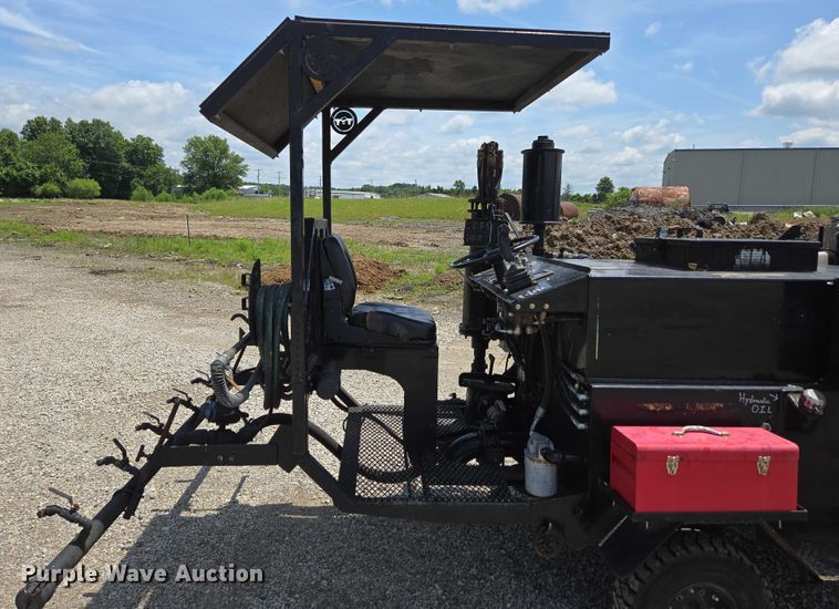 image for item ED2090 2019 Blastcrete DA 350 seal coat applicator