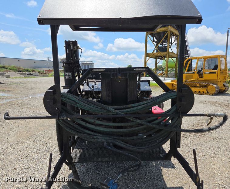 image for item ED2090 2019 Blastcrete DA 350 seal coat applicator