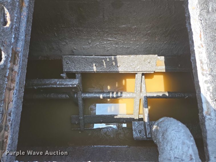 image for item ED2090 2019 Blastcrete DA 350 seal coat applicator