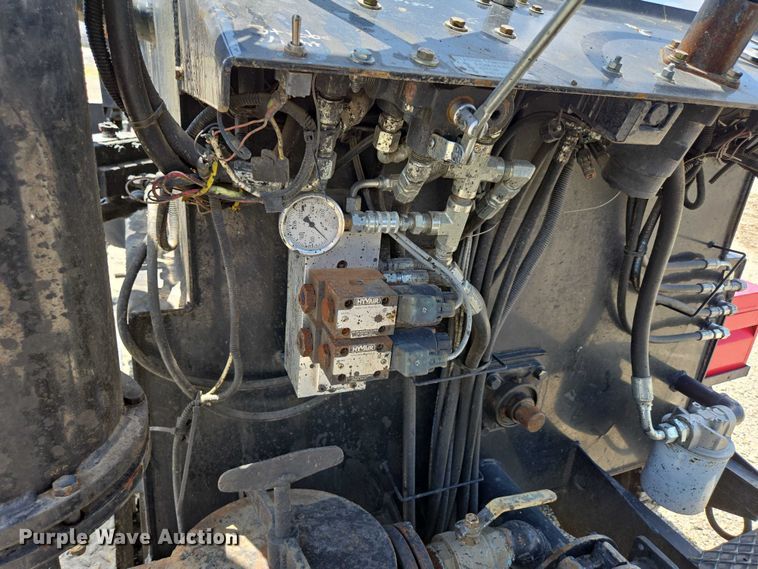 image for item ED2090 2019 Blastcrete DA 350 seal coat applicator