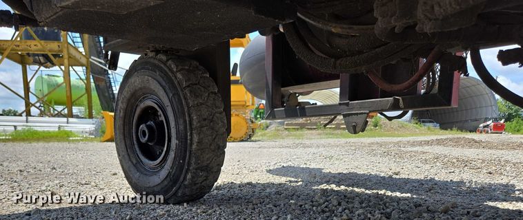 image for item ED2090 2019 Blastcrete DA 350 seal coat applicator