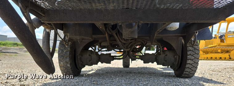 image for item ED2090 2019 Blastcrete DA 350 seal coat applicator