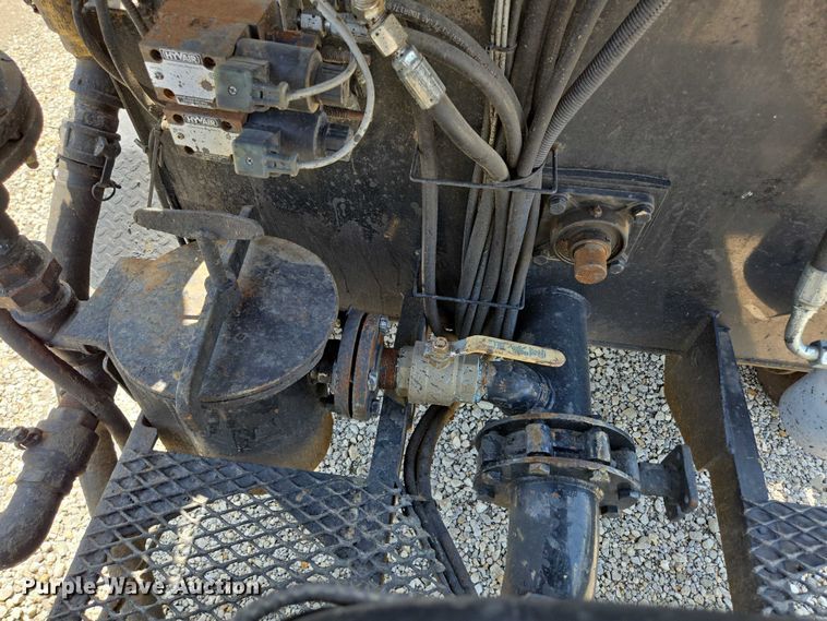 image for item ED2090 2019 Blastcrete DA 350 seal coat applicator