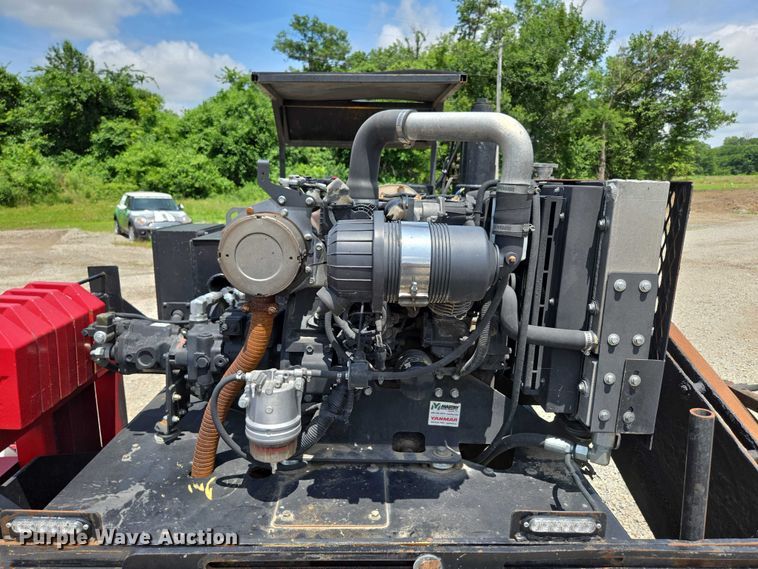 image for item ED2090 2019 Blastcrete DA 350 seal coat applicator