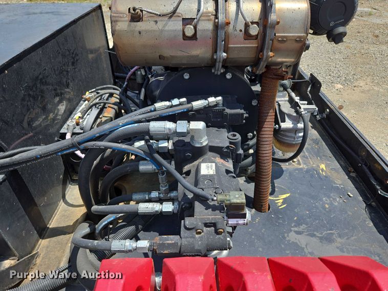 image for item ED2090 2019 Blastcrete DA 350 seal coat applicator