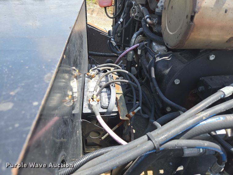 image for item ED2090 2019 Blastcrete DA 350 seal coat applicator