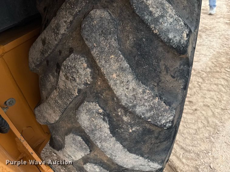 image for item ED5673 2012 Case 580 Super N backhoe