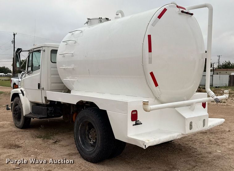 image for item ED5674 1999 Freightliner FL60 water truck