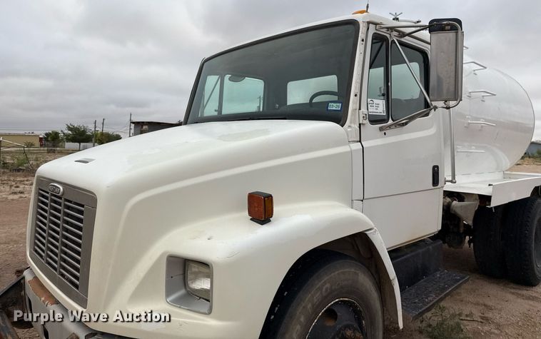 image for item ED5674 1999 Freightliner FL60 water truck