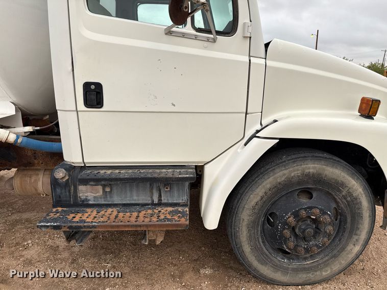 image for item ED5674 1999 Freightliner FL60 water truck