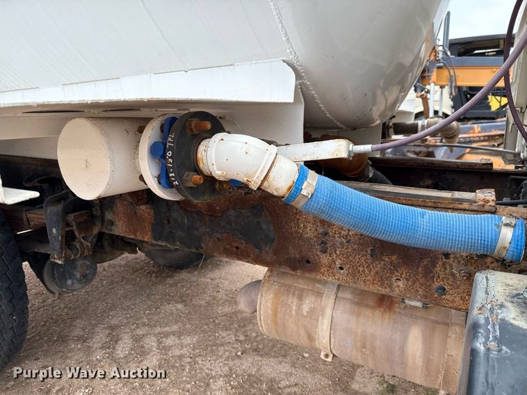 image for item ED5674 1999 Freightliner FL60 water truck