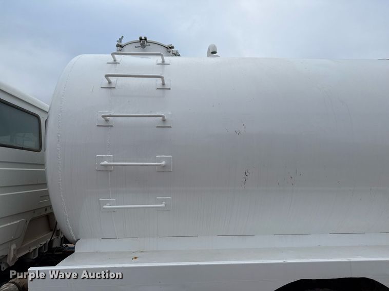 image for item ED5674 1999 Freightliner FL60 water truck