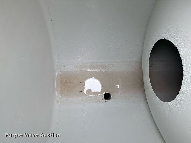 image for item ED5674 1999 Freightliner FL60 water truck