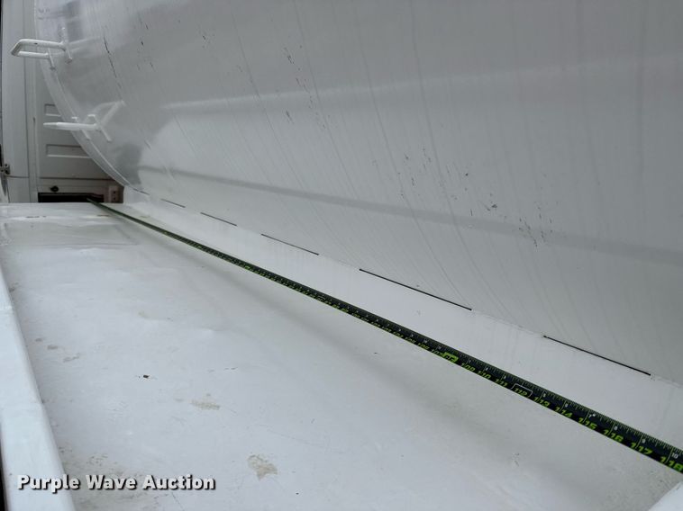 image for item ED5674 1999 Freightliner FL60 water truck