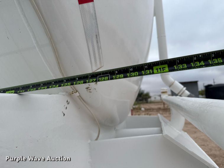 image for item ED5674 1999 Freightliner FL60 water truck