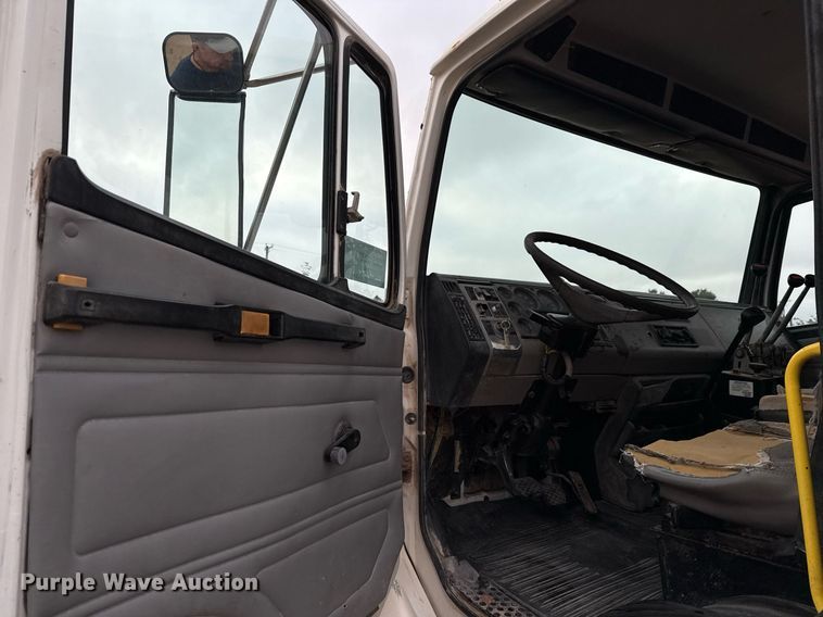 image for item ED5674 1999 Freightliner FL60 water truck