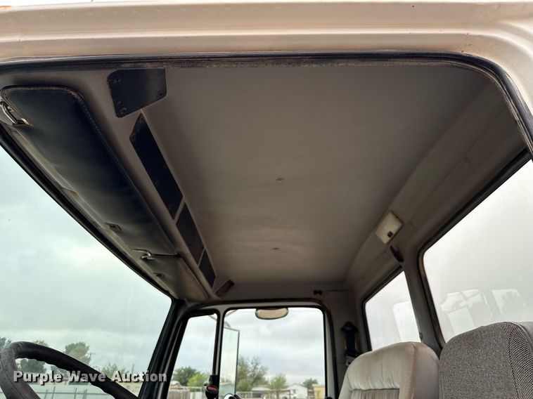 image for item ED5674 1999 Freightliner FL60 water truck