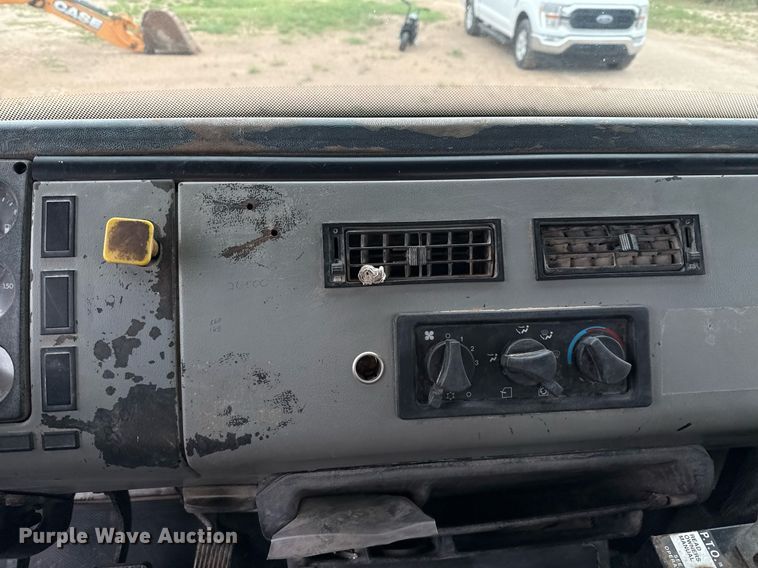 image for item ED5674 1999 Freightliner FL60 water truck