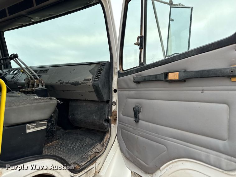 image for item ED5674 1999 Freightliner FL60 water truck