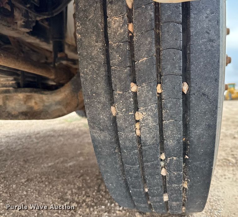 image for item ED5674 1999 Freightliner FL60 water truck