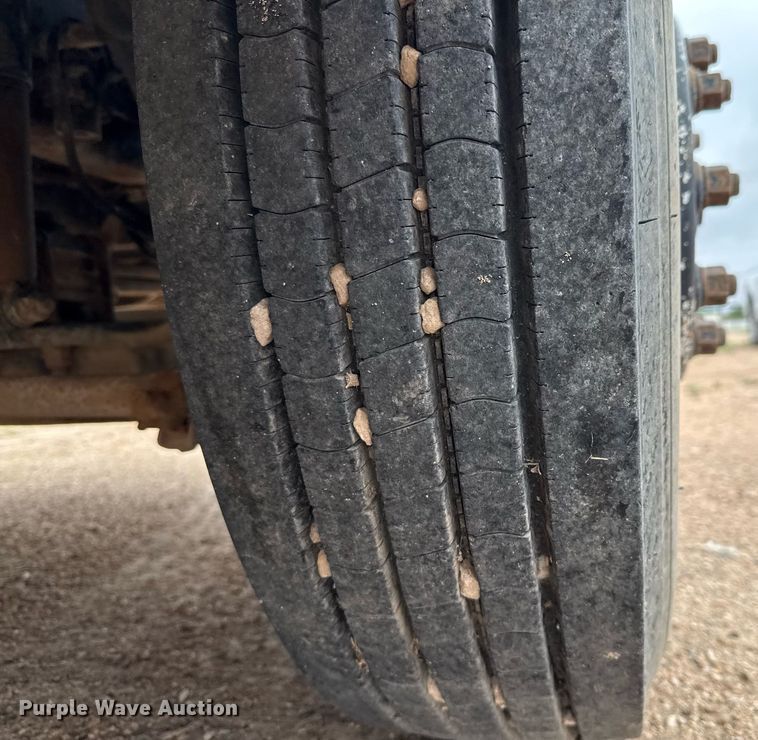 image for item ED5674 1999 Freightliner FL60 water truck