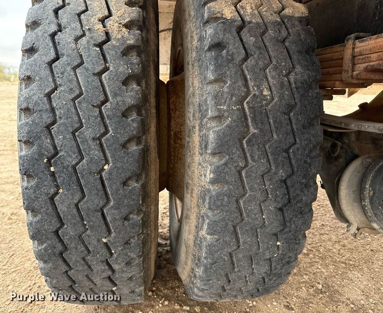 image for item ED5674 1999 Freightliner FL60 water truck