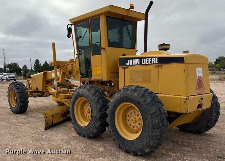 image for item ED5675 1996 John Deere 570B motor grader