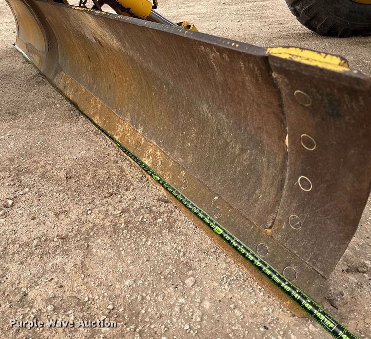 image for item ED5675 1996 John Deere 570B motor grader