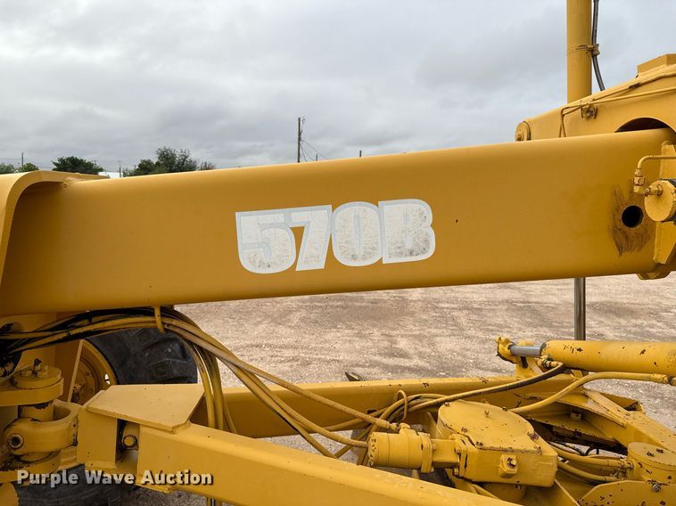 image for item ED5675 1996 John Deere 570B motor grader