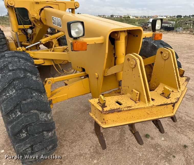 image for item ED5675 1996 John Deere 570B motor grader