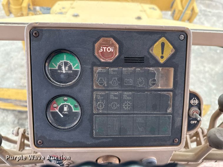 image for item ED5675 1996 John Deere 570B motor grader