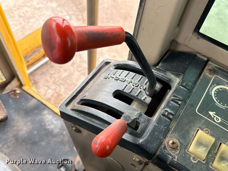 image for item ED5675 1996 John Deere 570B motor grader