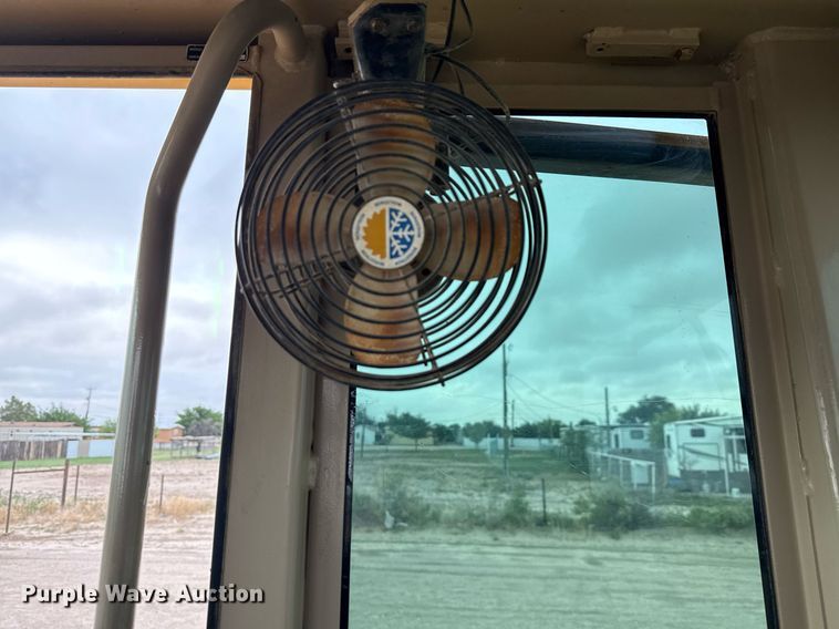 image for item ED5675 1996 John Deere 570B motor grader