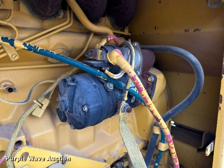 image for item ED5675 1996 John Deere 570B motor grader