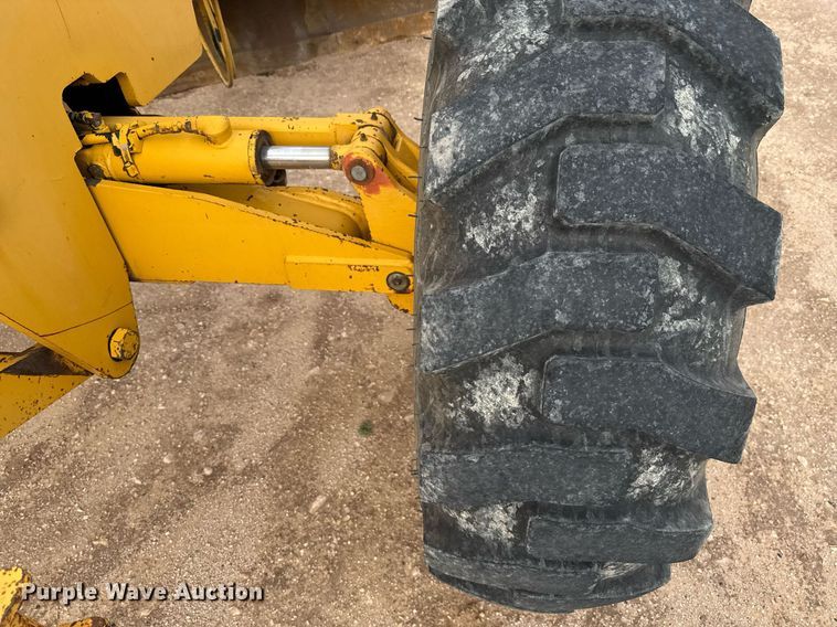 image for item ED5675 1996 John Deere 570B motor grader