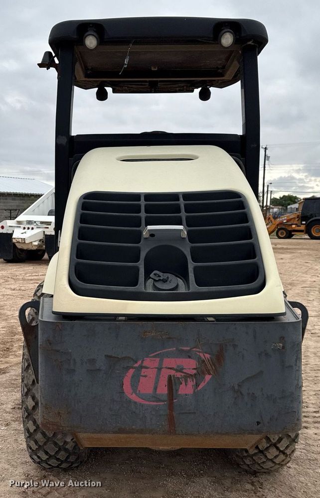 image for item ED5676 2004 Ingersoll-Rand SD-77DX TF single drum vibratory roller