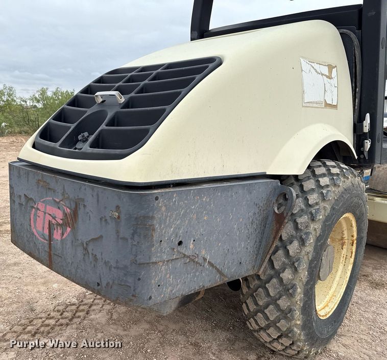 image for item ED5676 2004 Ingersoll-Rand SD-77DX TF single drum vibratory roller