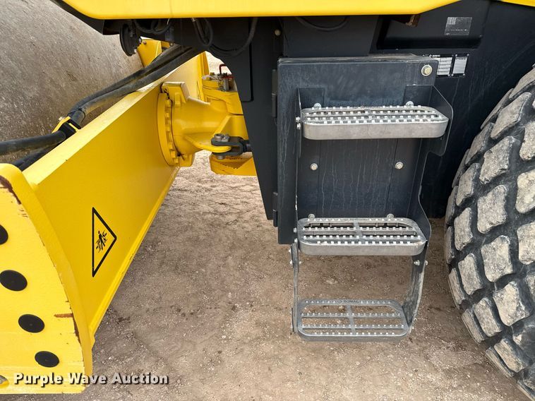 image for item ED5677 2017 Bomag BW211 DH-5 single drum vibratory roller
