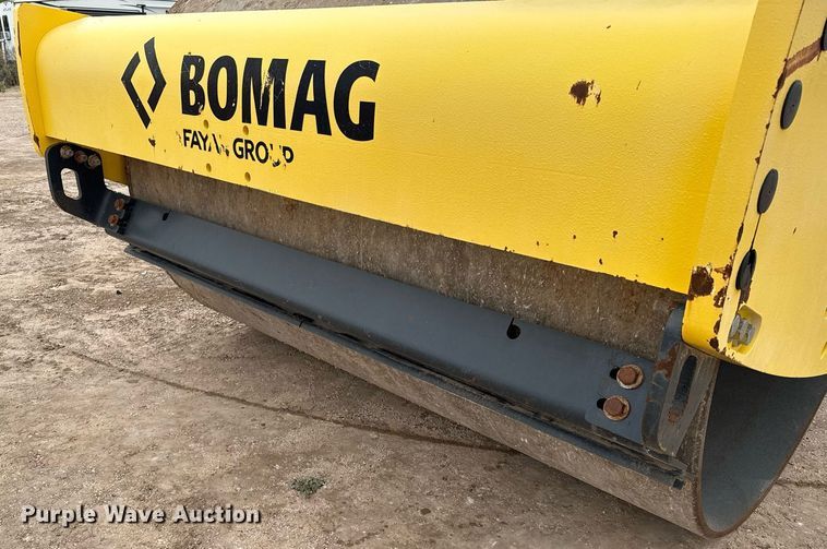 image for item ED5677 2017 Bomag BW211 DH-5 single drum vibratory roller