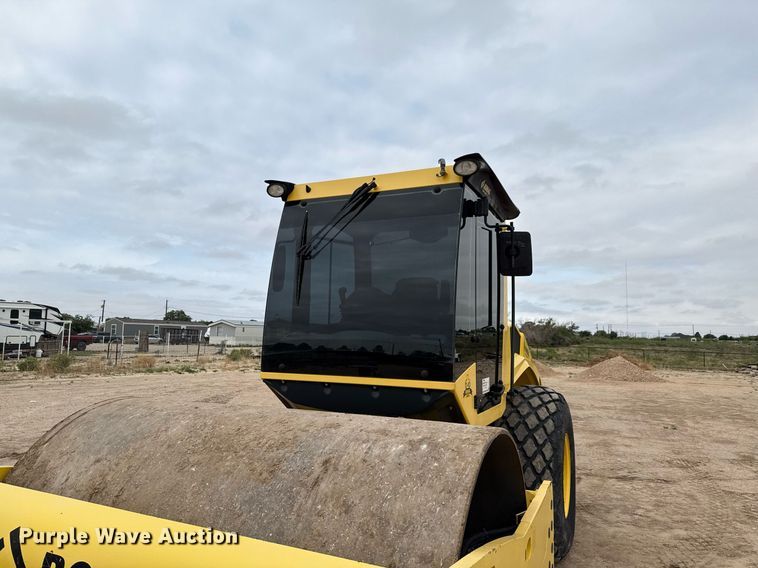 image for item ED5677 2017 Bomag BW211 DH-5 single drum vibratory roller