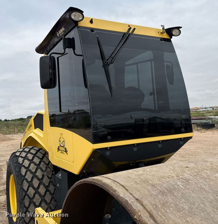 image for item ED5677 2017 Bomag BW211 DH-5 single drum vibratory roller