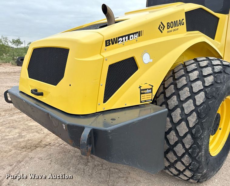 image for item ED5677 2017 Bomag BW211 DH-5 single drum vibratory roller