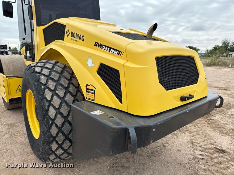 image for item ED5677 2017 Bomag BW211 DH-5 single drum vibratory roller