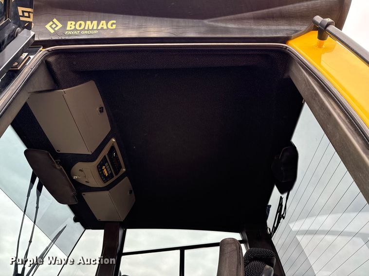 image for item ED5677 2017 Bomag BW211 DH-5 single drum vibratory roller
