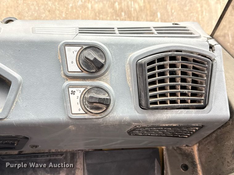 image for item ED5677 2017 Bomag BW211 DH-5 single drum vibratory roller